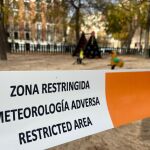 El Retiro y otros ocho parques de Madrid mantendrán este sábado zonas balizadas por condiciones meteorológicas adversas