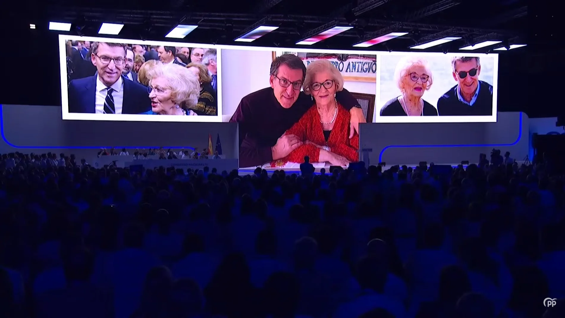 Momento del visionado del vídeo en el XXI Congreso Nacional del PP.