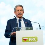 Revilla dice que Sánchez gobierna "con los pelotas": "Los incompetentes son más proclives a la corrupción"