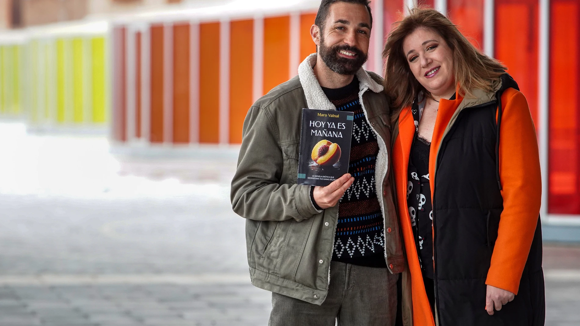 Los leoneses Ana Rocío Madruga y Marcos Castro escriben a cuatro manos la novela erótica ‘Hoy ya es mañana’, publicada bajo el pseudónimo Maro Valnal