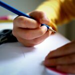 Escritura con papel y lapicero