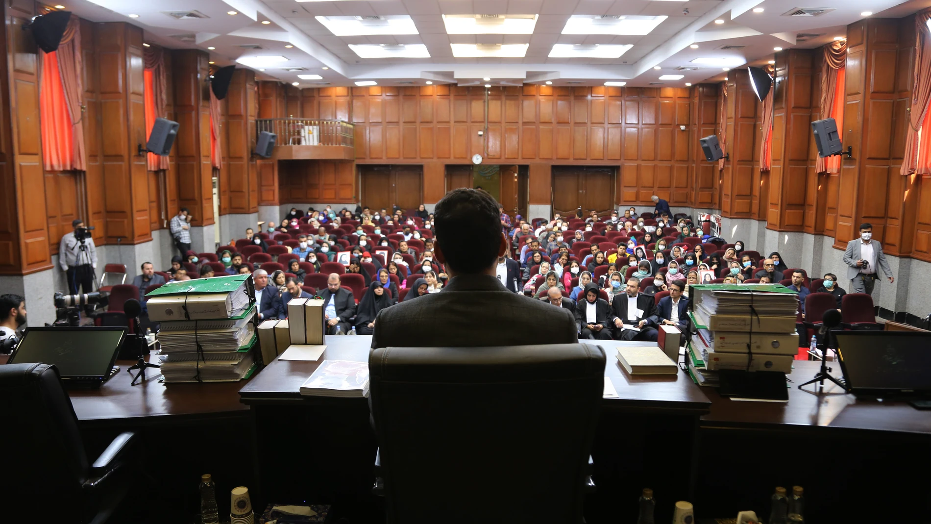 (Foto de ARCHIVO) May 7, 2024, Tehran, Iran: A view of the courtroom presiding by MAJID HOSEINZADEH (C), judge at Imam Khomeini Judicial Complex Court, during the hearing of the complaint of Iranian thalassemia patients against the United States, the government, and other defendants in Tehran. Europa Press/Contacto/Rouzbeh Fouladi 07/05/2024 ONLY FOR USE IN SPAIN