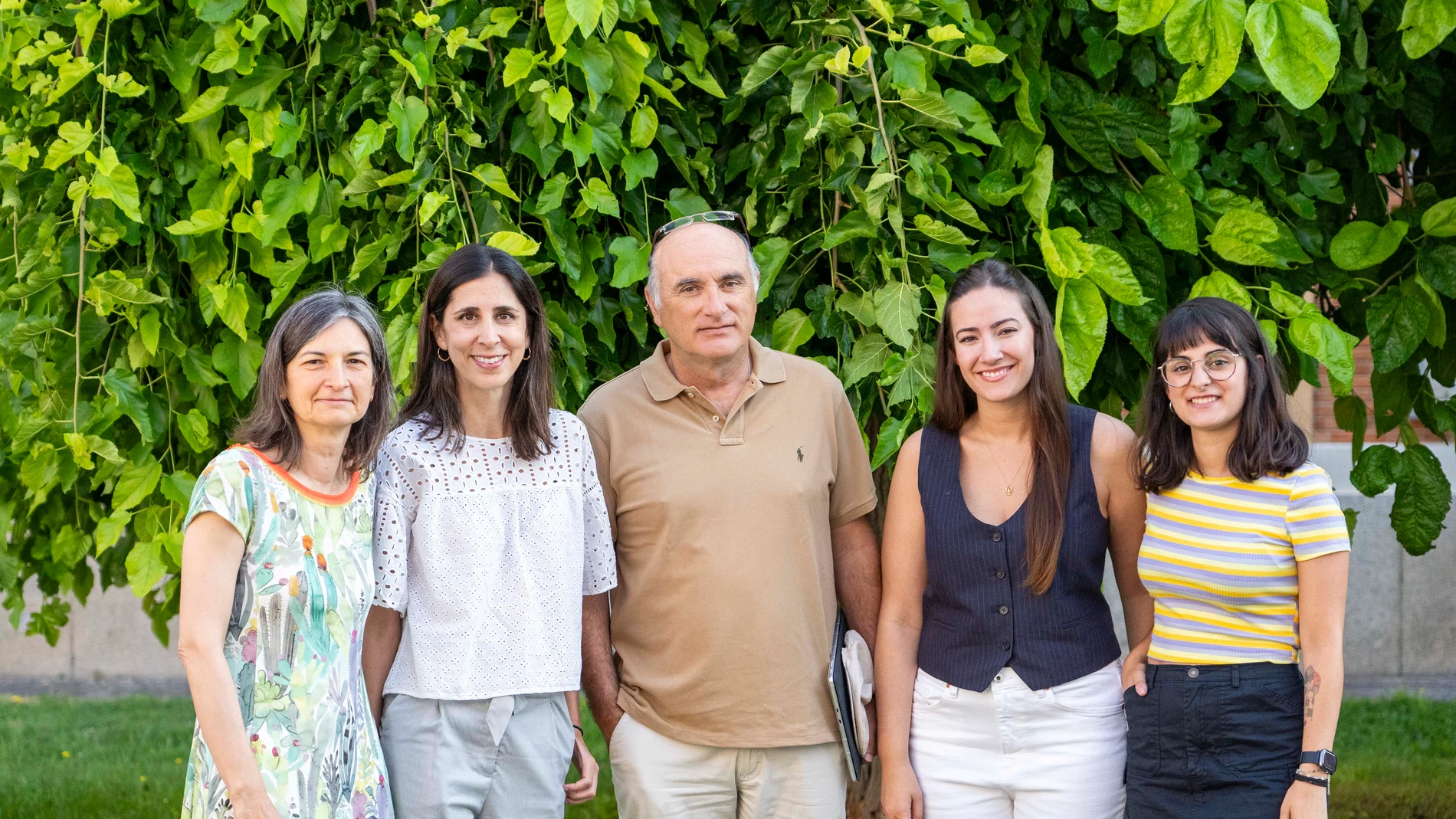 Cristina Domínguez, psiquiatra de la Infancia y la Adolescencia; Sara Izquierdo, psicóloga clínica; Carlos Imaz, psiquiatra de la Infancia y la Adolescencia; y Ana Adarve y Celia Chamorro, enfermeras especialistas en Salud Mental