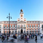 Madrid restaura la fachada de la Real Casa de Correos en su 40º aniversario como sede del Gobierno regional