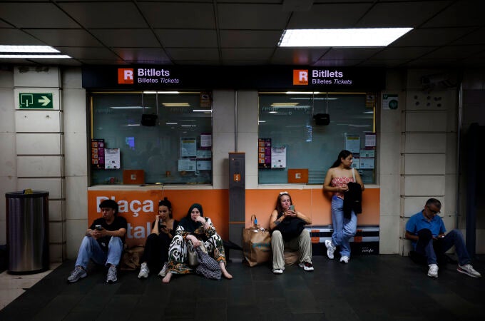 Renfe suspende la circulación de trenes en Cataluña por las lluvias torrenciales