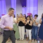 El presidente del Gobierno, Pedro Sánchez, se reúne con las secretarias y portavoces de Igualdad de los territorios y en las Cortes para analizar las medidas que serán presentadas sobre dicha materia en el Comité Federal,