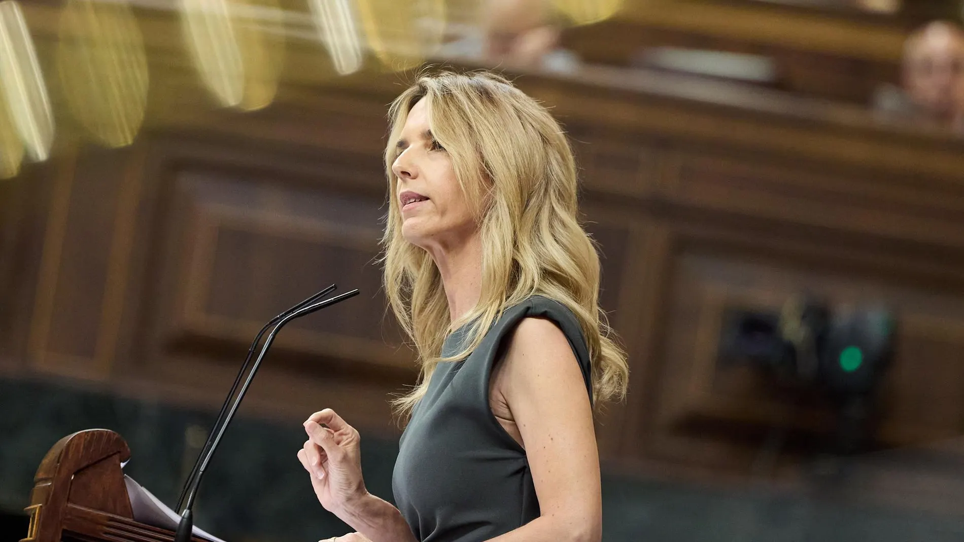 Álvarez de Toledo justifica el ataque de Feijóo a Sánchez por el negocio de su suegro: "Moderación es decir la verdad"