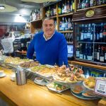 Javier Vinacua, en el bar Fitero