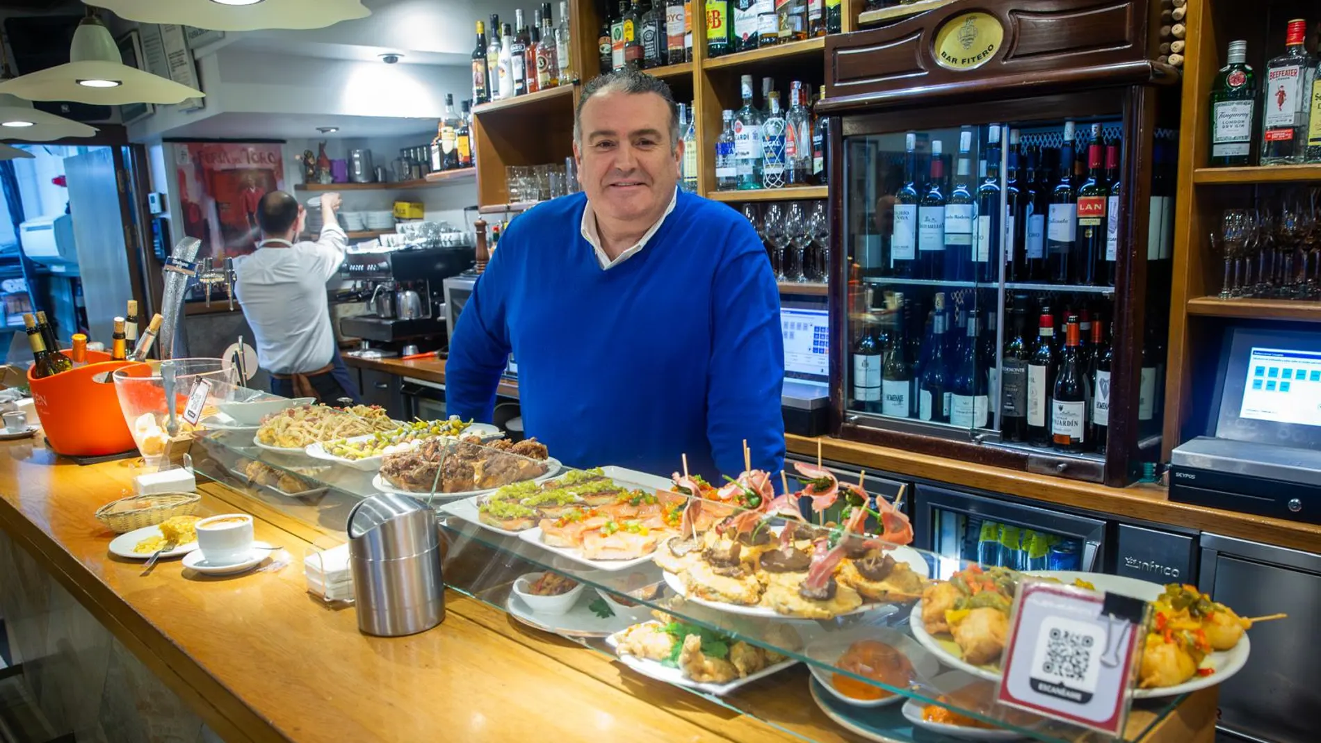 Javier Vinacua, en el bar Fitero