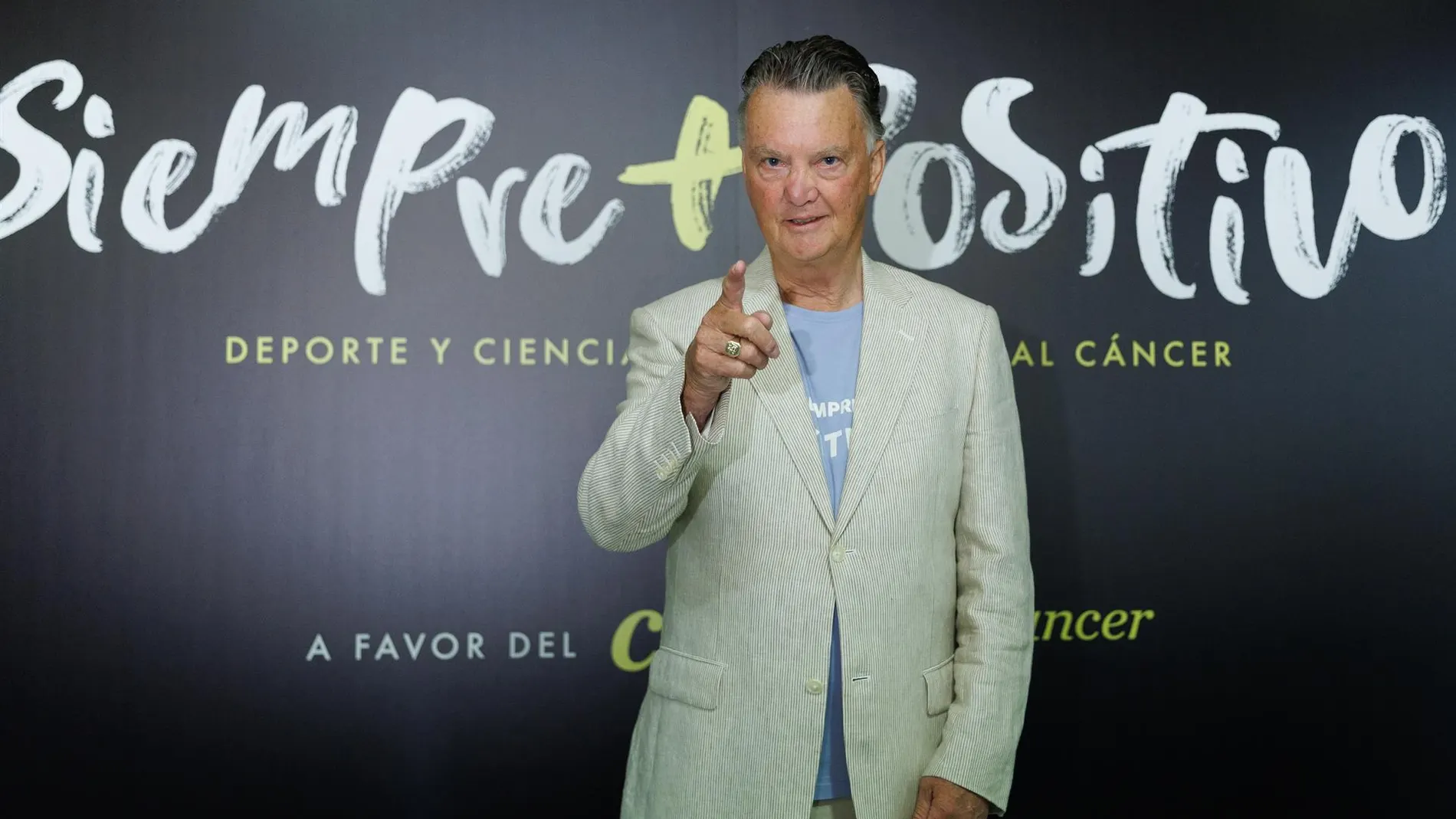 Fútbol.- Van Gaal confiesa su calvario y pasa página: "Ya no sufro cáncer"