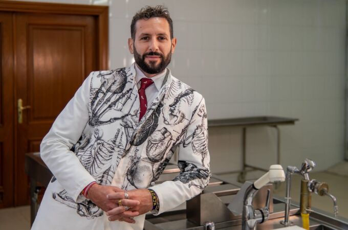 El doctor Borja Moreno, médico forense, autor de «Abierto en canal»