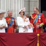 La familia real británica en una imagen de 2011