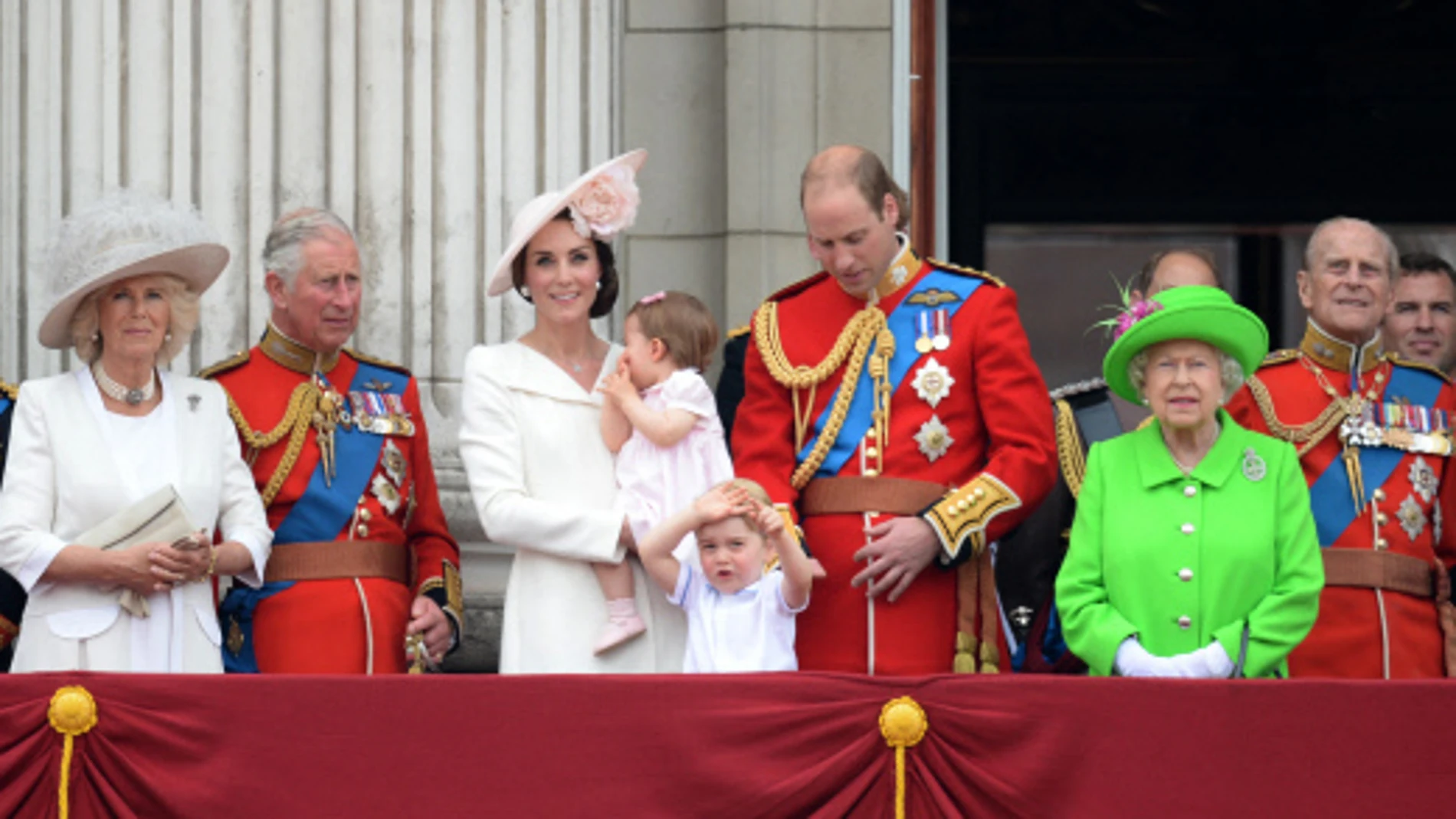 La familia real británica en una imagen de 2011
