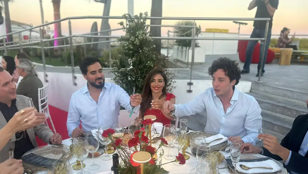 Alvise, Bárbara y el pequeño Nicolás en Marbella