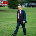 EEUU.- Trump se somete a un examen médico tras una leve inflamación en las piernas por "insuficiencia venosa crónica"