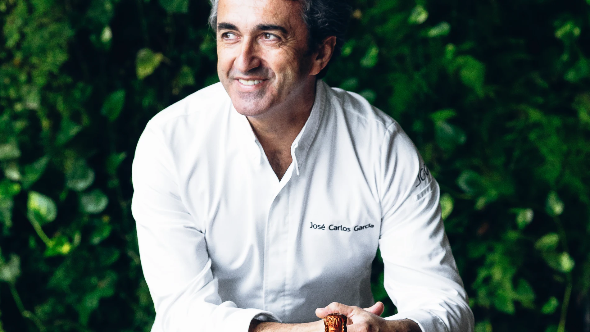 El chef José Carlos García reabre su terraza en un verano gastronómico para el recuerdo