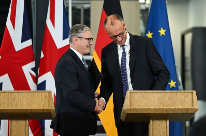 German Chancellor Friedrich Merz visits London to sign landmark treaty