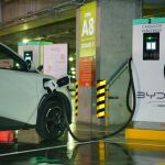 Después de recorrer 2.500 kilómetros en un coche eléctrico llegan a la siguiente conclusión: el diésel es imbatible en carretera