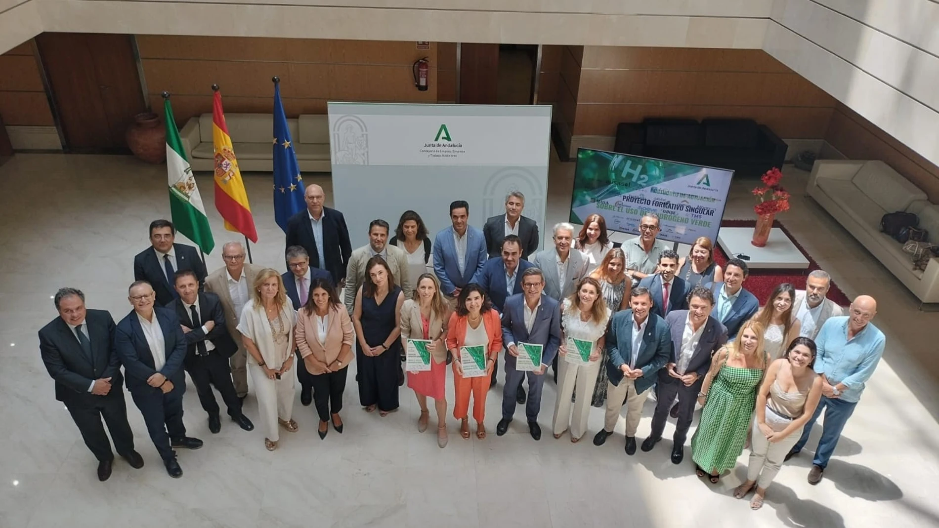 La consejera ddel hidn protocolo general de actuación de formación en hidrógeno verde.REMITIDA / HANDOUT por Junta de AndalucíaFotografía remitida a medios de comunicación exclusivamente para ilustrar la noticia a la que hace referencia la imagen, y citando la procedencia de la imagen en la firma17/07/2025