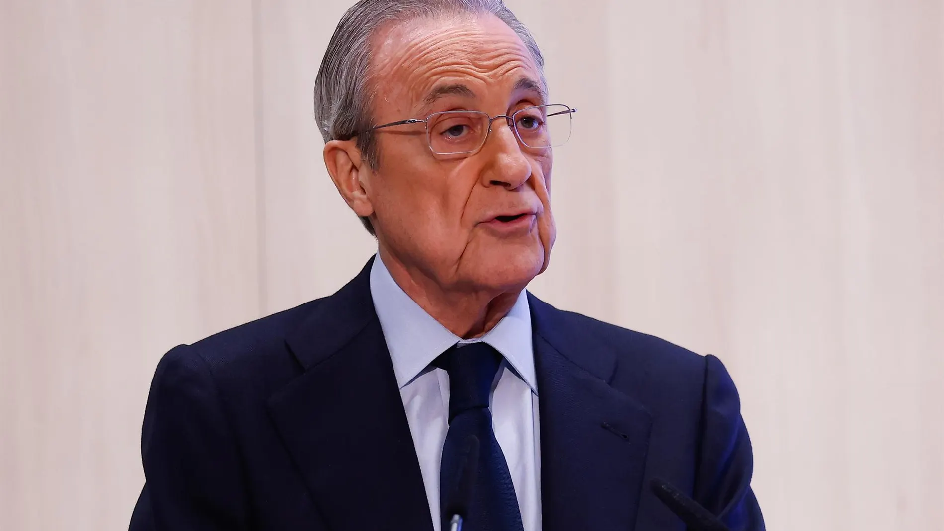 MADRID.-Florentino Pérez sobre Lucas Vázquez: "Representa el espejo en el que deben mirarse los canteranos"