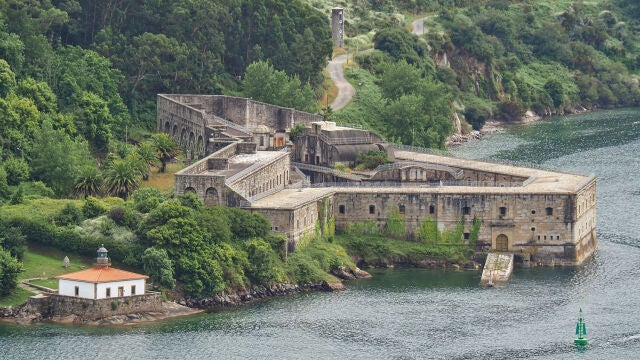 Así es uno de los tres castillos que custodiaron la ría de Ferrol y que intentaron convertir en hotel