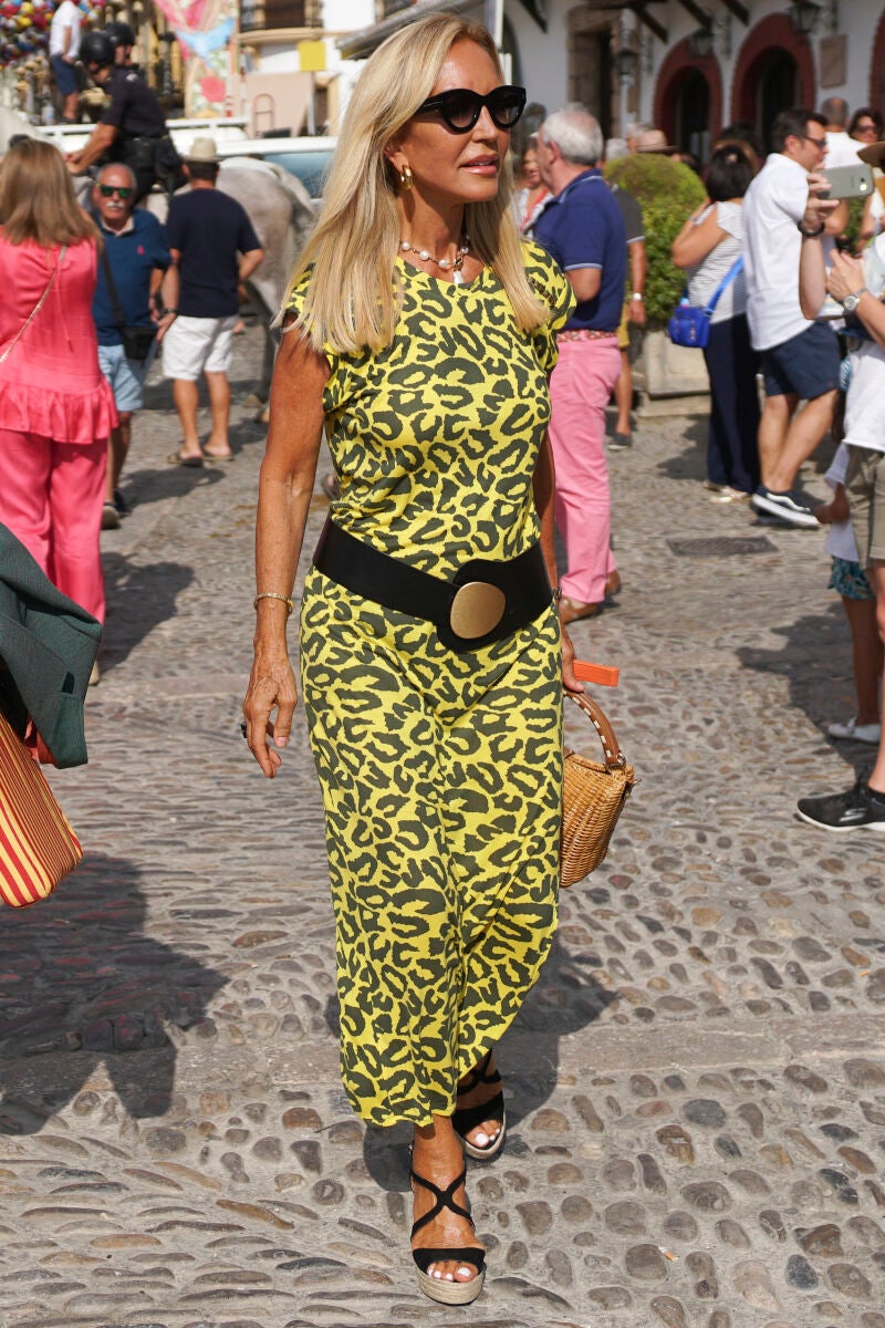 Carmen Lomana con vestido relajado.