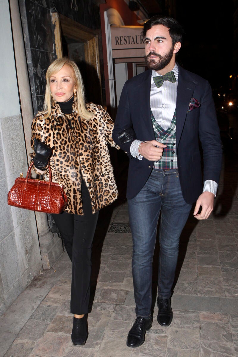 Carmen Lomana con abrigo 'animal print'.