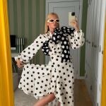 Influencer con look de oficina. 