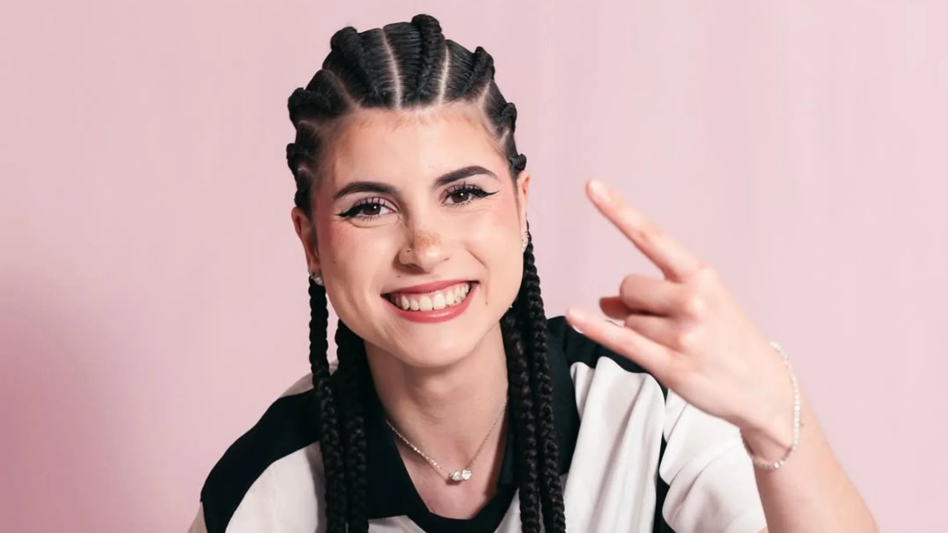 Streamer española conocida en Twitch por su nombre de usuario LittleRageGirl