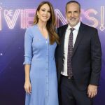 Beatriz Archidona y Santi Acosta, presentadores de 'De Viernes'