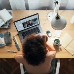 Docentes peruanos podrán estudiar maestrías online con becas del 65%