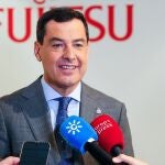 Juanma Moreno critica el acuerdo entre la Unión Europea y EE UU por los aranceles