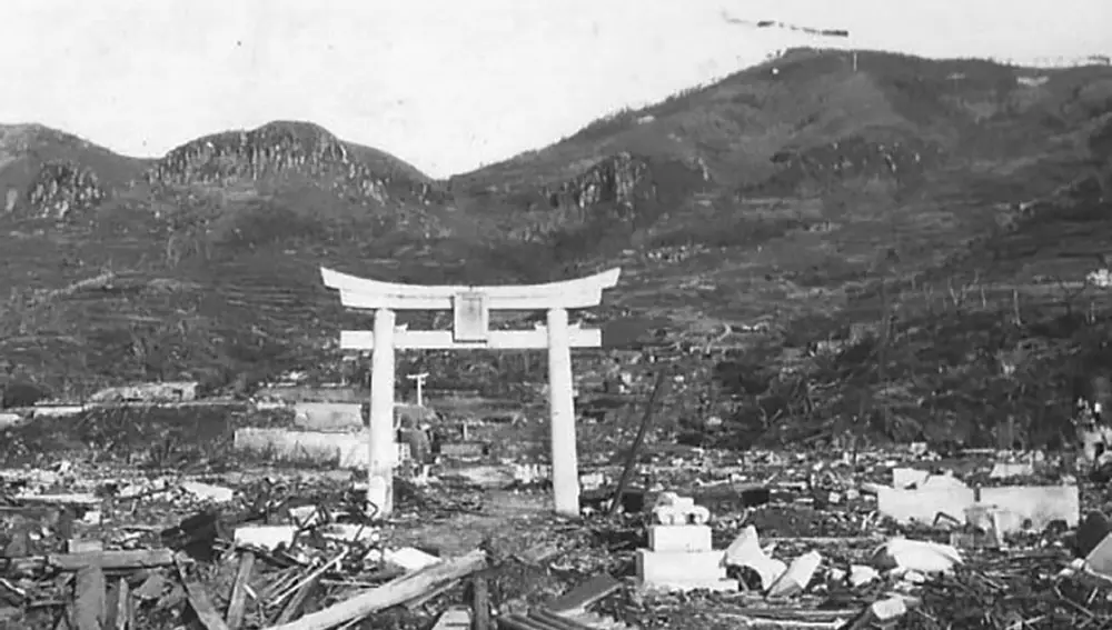 Devastación en la "zona cero" de Nagasaki tras el estallido de la bomba atómica