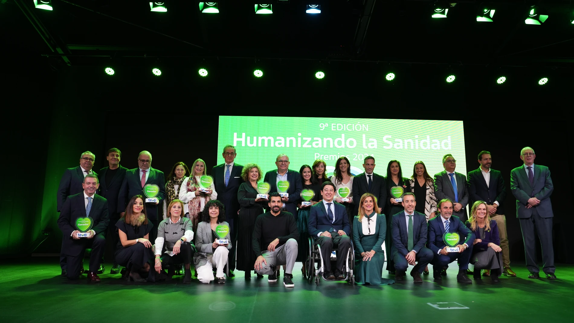Foto de familia de los galardonados en la anterior edición