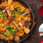 Dabiz Muñoz y un influencer valenciano junto a una paella