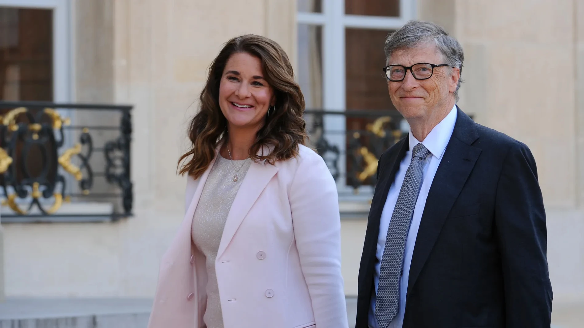 Melinda Frech y Bill Gates en la graduación de su hija Jennifer en mayo del 2023