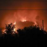 Sucesos.- El incendio forestal de A Cañiza (Pontevedra), que calcina unas 300 hectáreas, evoluciona favorablemente