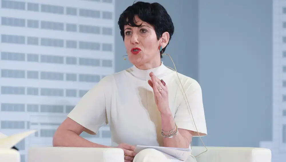 Elma Saiz asegura que están trabajando para "mejorar" el IMV, una prestación "muy joven" y "muy complicada"