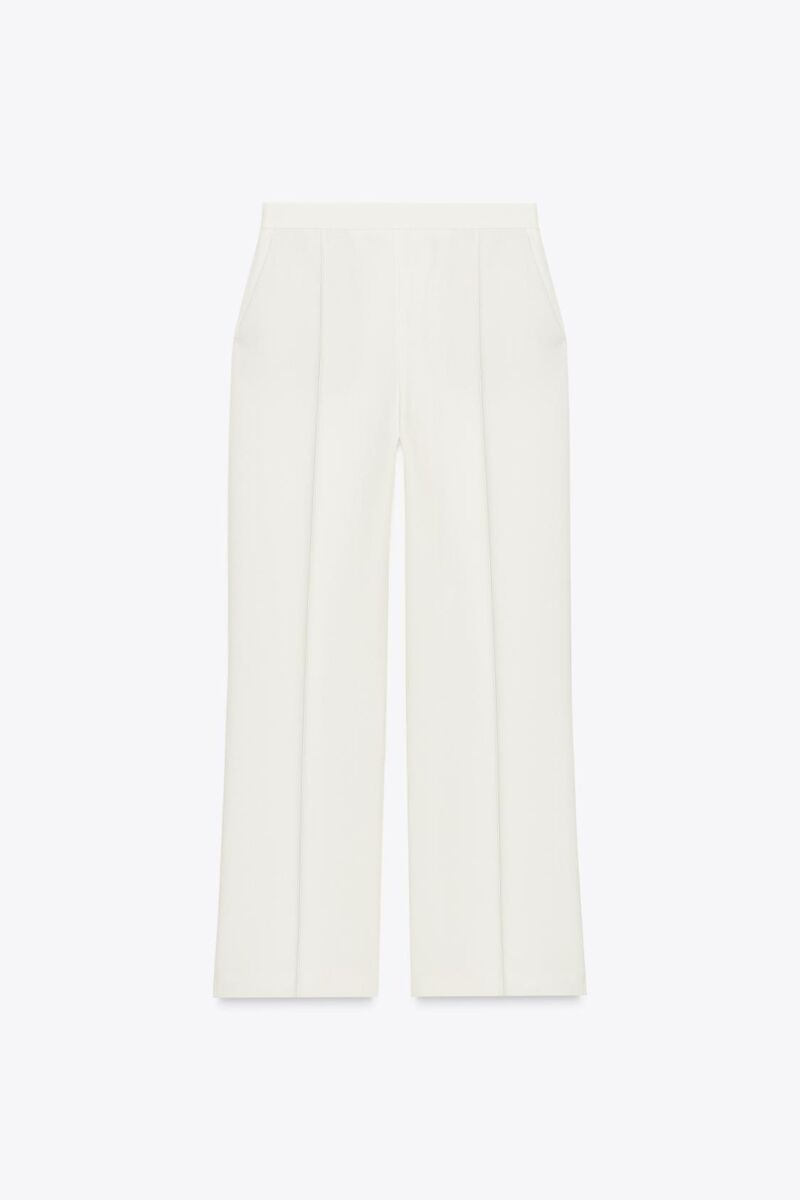 Pantalón recto tiro alto.
