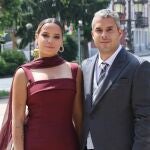 Gloria Camila y su hermano José Fernando, muy elegantes