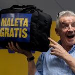 MADRID.-Ryanair actualizará en semanas los medidores para el nuevo tamaño de maletas gratis, ampliado en 5 centímetros