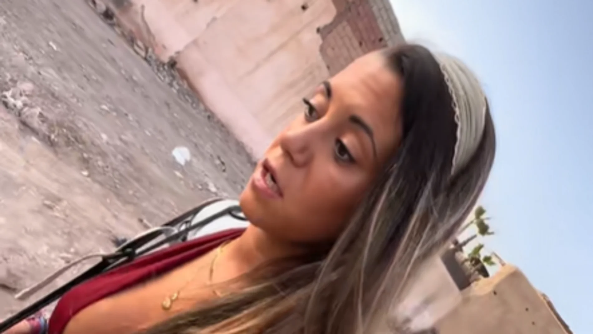 Clara paseando por Marrakech