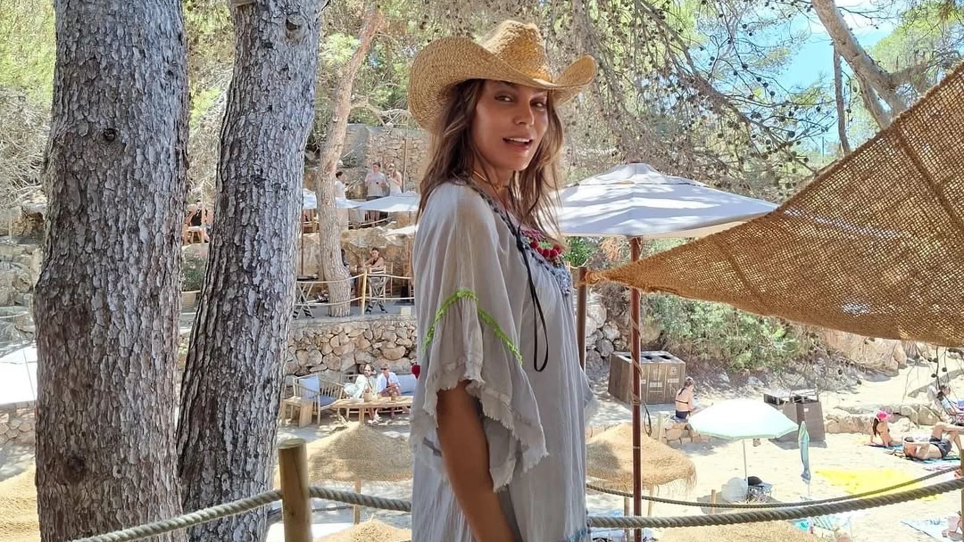 El look de Mar Flores en Ibiza.