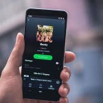 La aplicación de Spotify en un móvil Android