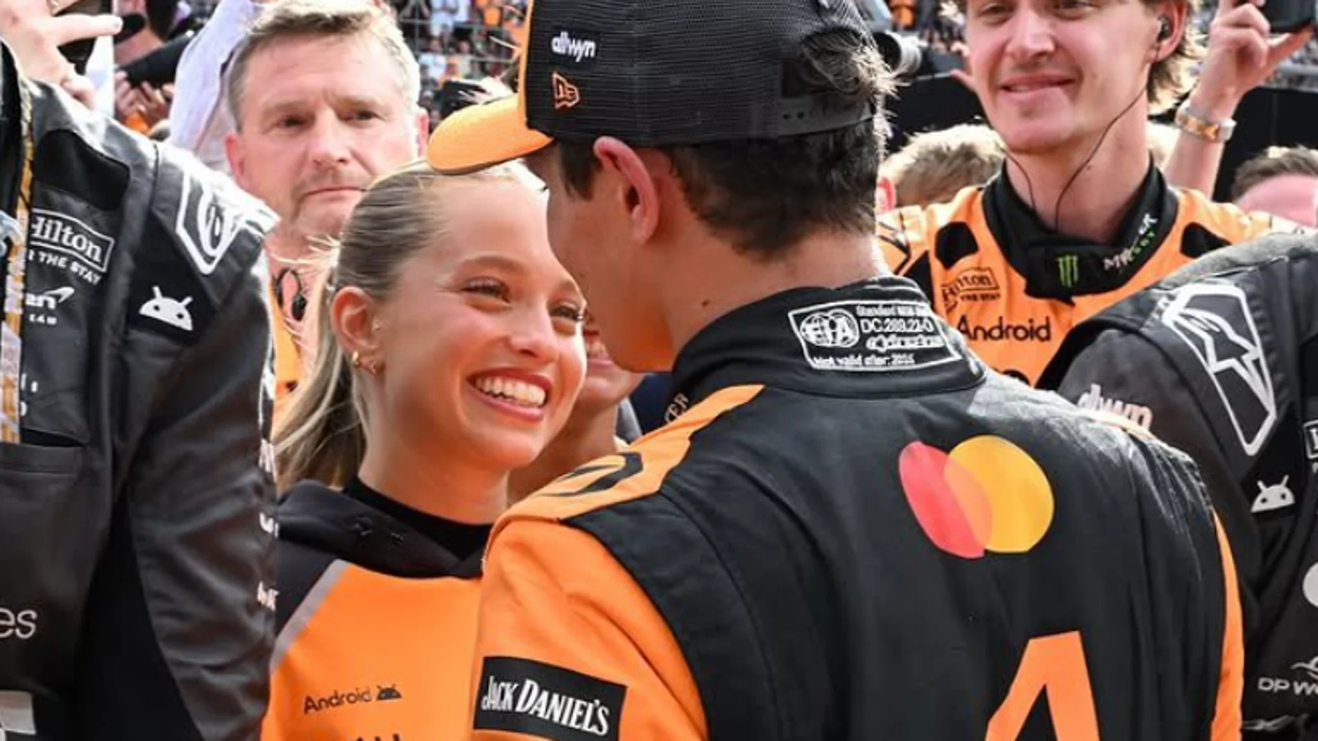 Lando Norris y Magui Corceiro ya no se esconden: apasionado beso tras la victoria en Hungría