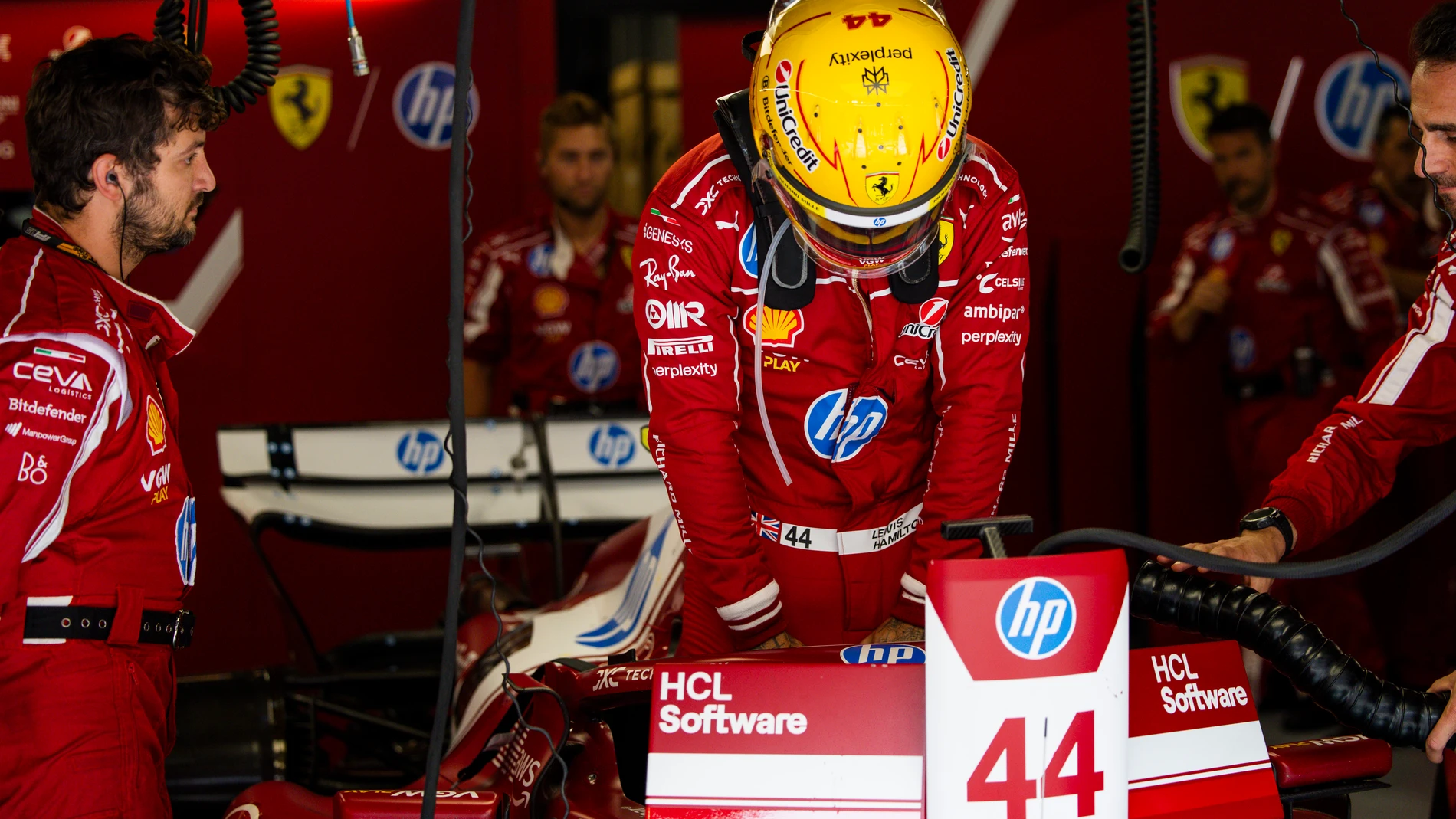 HAMILTON Lewis (gbr), Scuderia Ferrari SF-25, portrait during the 2025 Formula 1 Lenovo Hungarian Grand Prix, 14th round of the 2025 FIA Formula One World Championship from August 1 to 3, 2025 on the Hungaroring, in Mogyorod, Hungary - Photo Julien Delfosse / DPPI AFP7 03/08/2025 ONLY FOR USE IN SPAIN