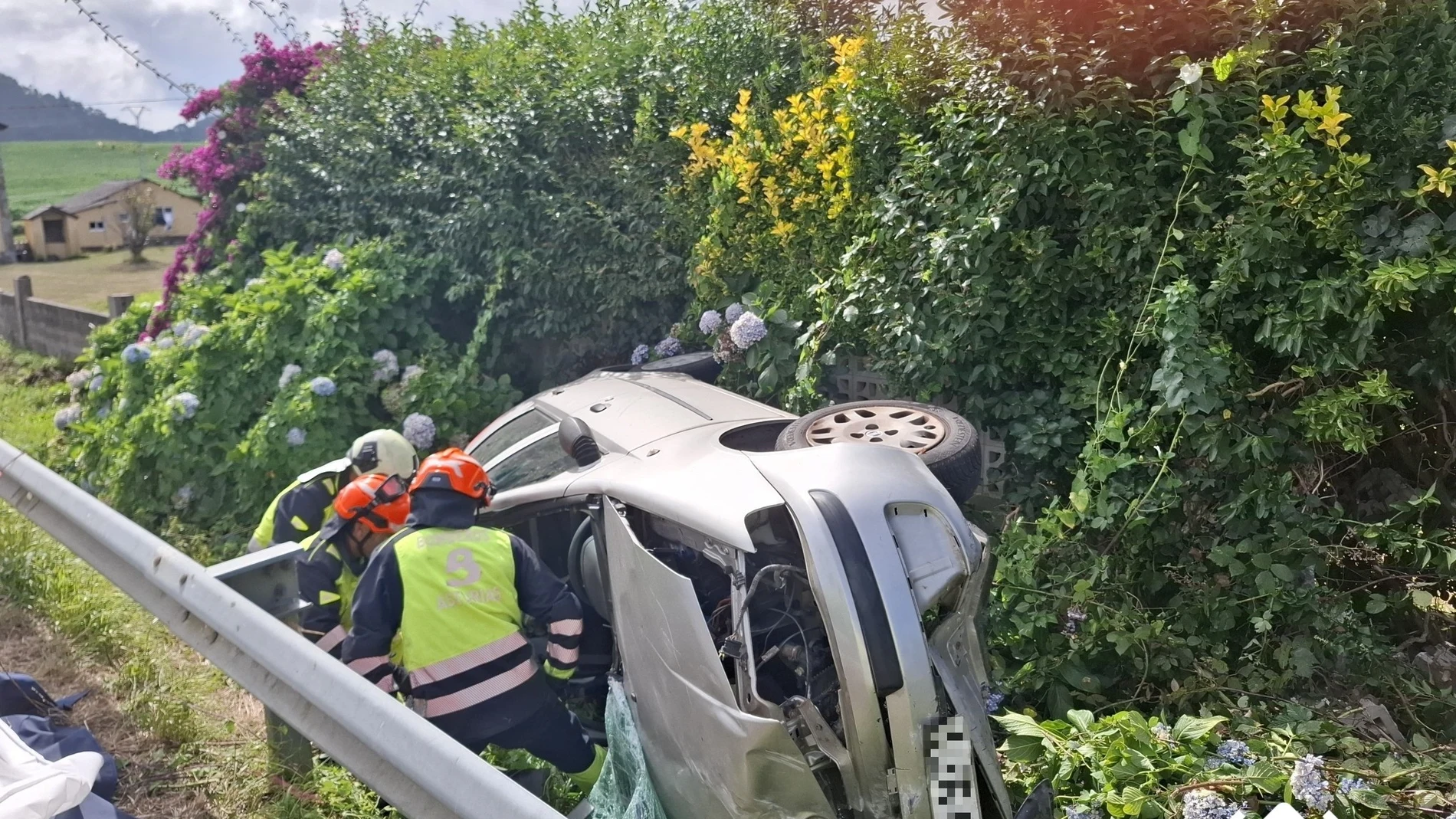 Accidente en la N-634, en Villapedre (Navia), en el que perdió la vida una mujer.REMITIDA / HANDOUT por SEPAFotografía remitida a medios de comunicación exclusivamente para ilustrar la noticia a la que hace referencia la imagen, y citando la procedencia de la imagen en la firma04/08/2025