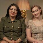 Jenny Han y Lola Tung