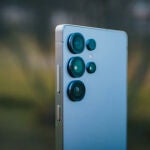 La parte trasera del Galaxy S25 Ultra con su triple módulo de cámaras