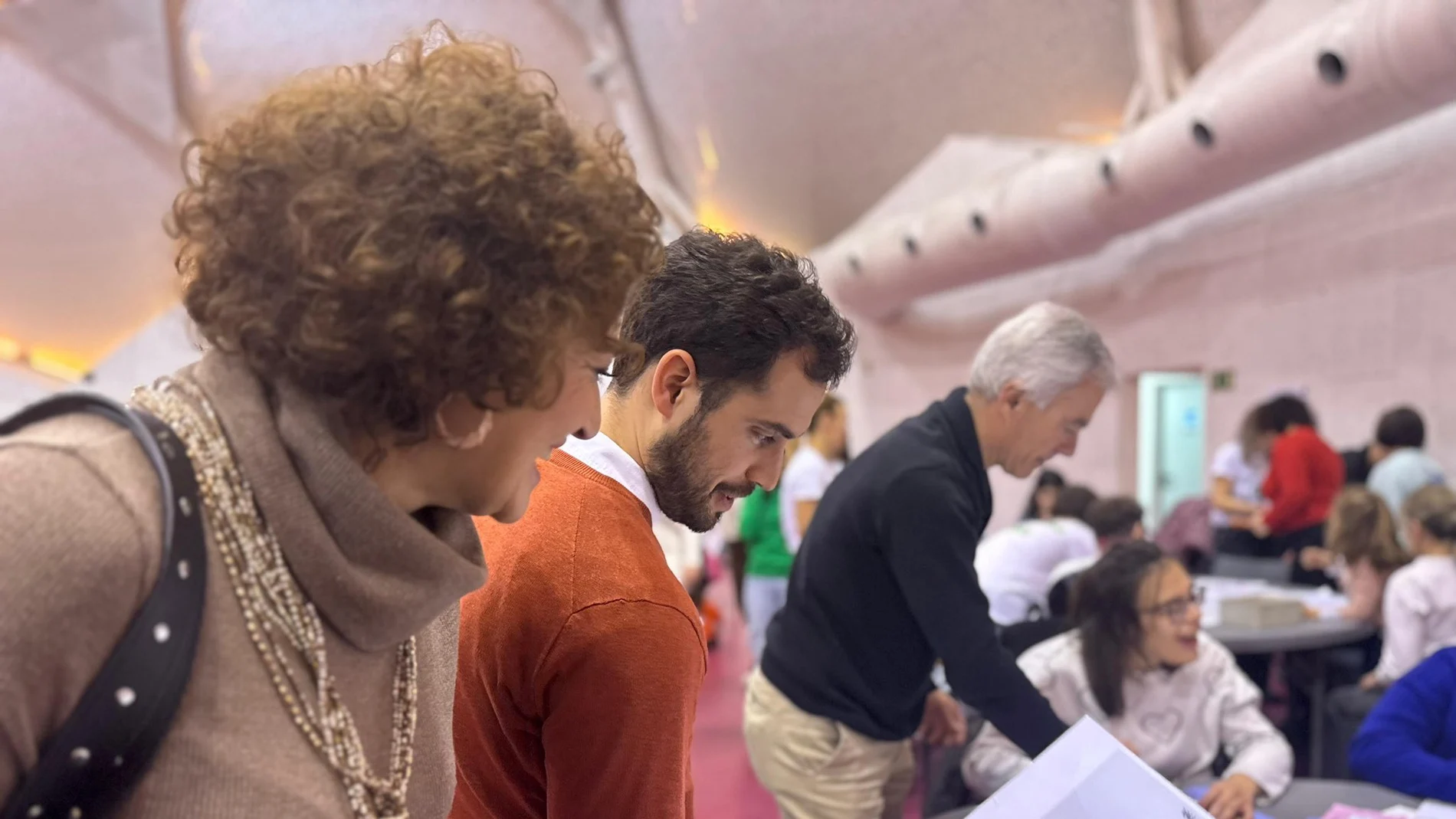 Los concejales Mayte Martínez y Rodrigo Nieto en una de las actividades organizadas